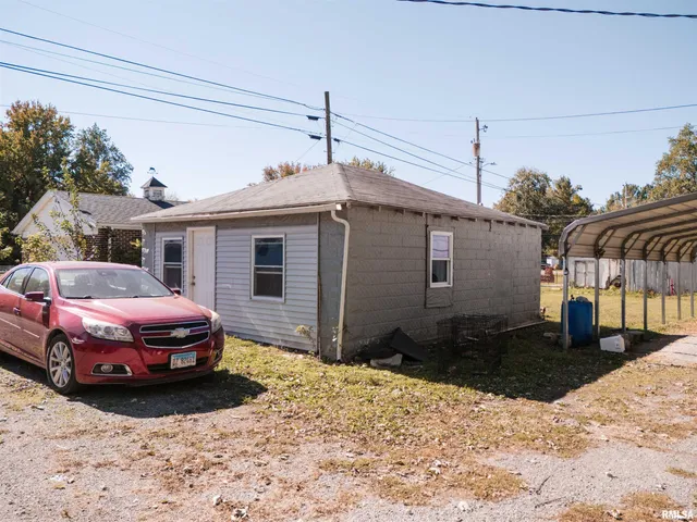 $124,000 | 1200 West Adams Street, Herrin, IL 62948