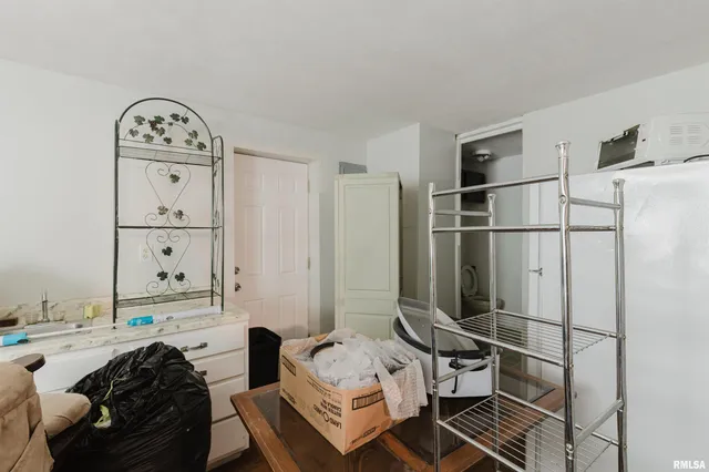 $124,000 | 1200 West Adams Street, Herrin, IL 62948