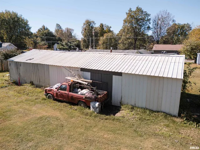 $124,000 | 1200 West Adams Street, Herrin, IL 62948