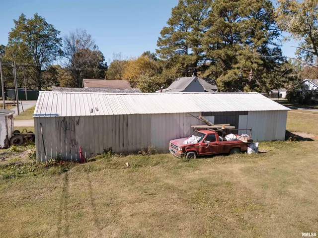 $124,000 | 1200 West Adams Street, Herrin, IL 62948