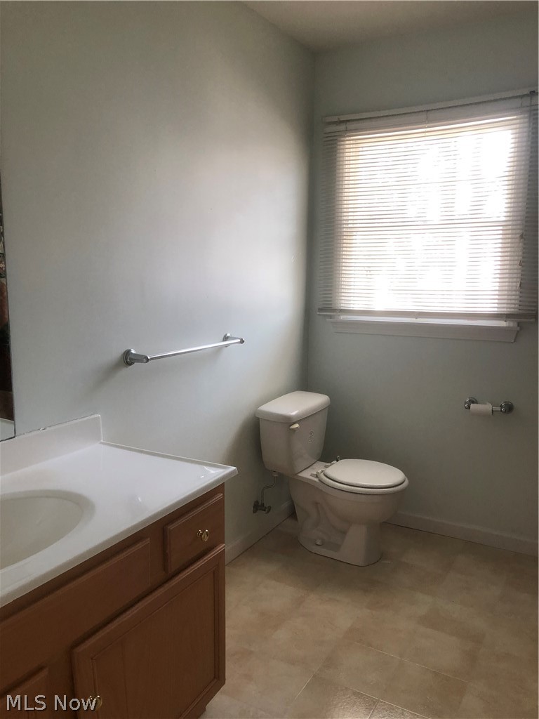 2938 Lake- Rt 531 Road Conneaut, OH 44030 - Photo 23 of 28 Full bath up