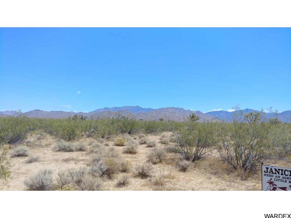 29 Central Road Yucca, AZ 86438 - Photo 1 of 17 Primary Photo