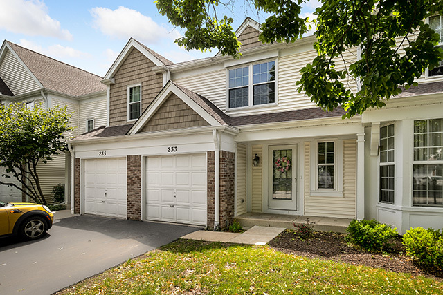 233 East Shag Bark Lane Streamwood, IL 60107 - Photo 2 of 28
