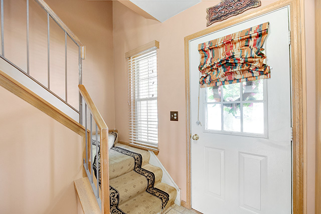 233 East Shag Bark Lane Streamwood, IL 60107 - Photo 3 of 28