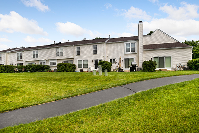233 East Shag Bark Lane Streamwood, IL 60107 - Photo 25 of 28