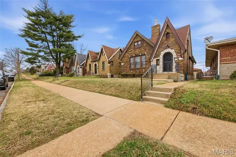 $365,000 | 5005 Parker Avenue, St. Louis, MO 63139