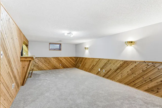 $375,000 | 10833 Toledo Avenue South, Bloomington, MN 55437