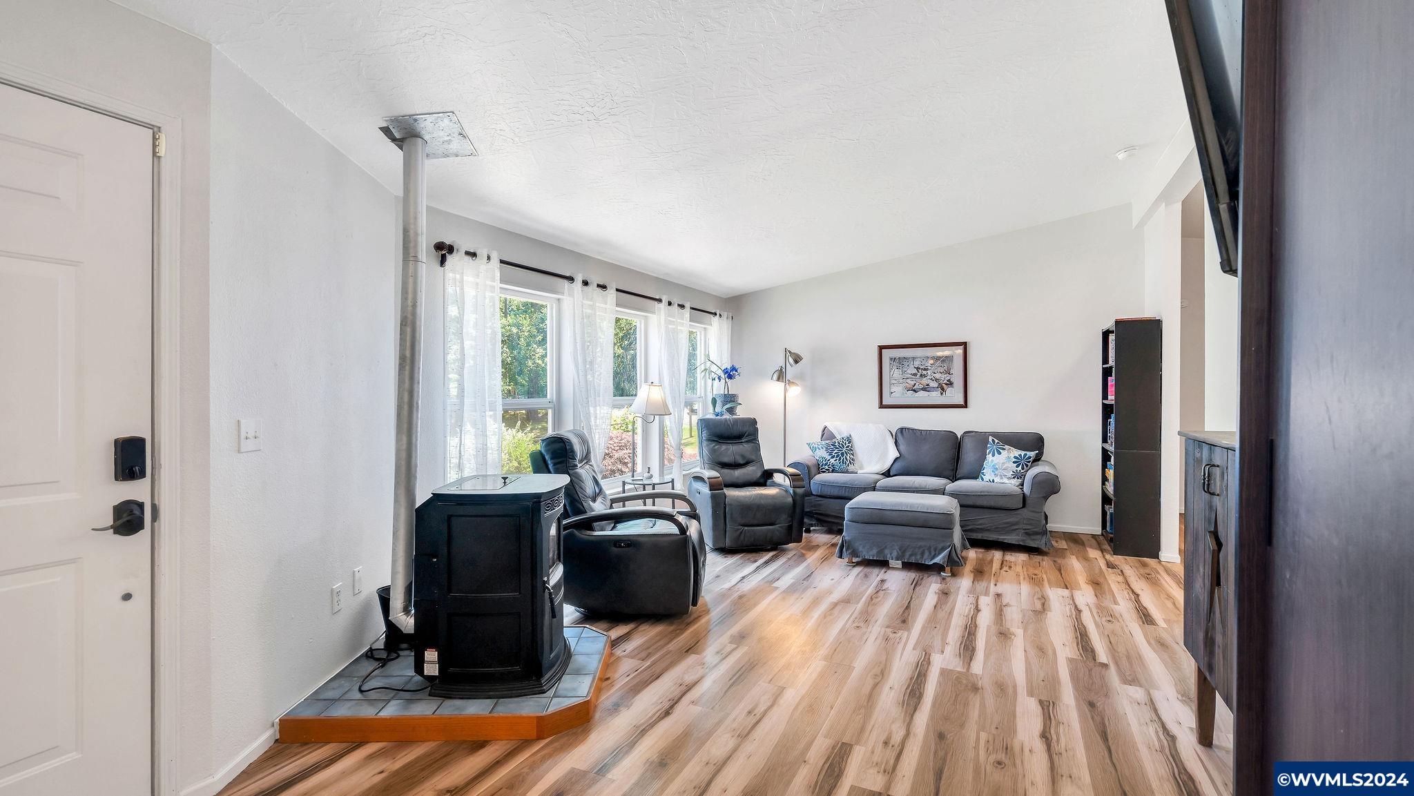 15715 South Wave Road Mulino, OR 97042 - Photo 4 of 31 Gallery Image 4
