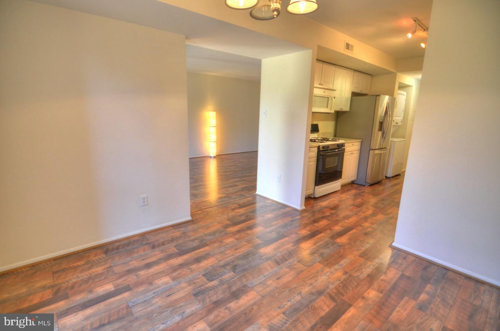 2072 Royal Fern Court, Unit 1B Reston, VA 20191 - Photo 15 of 37 View of kitchen from dining room