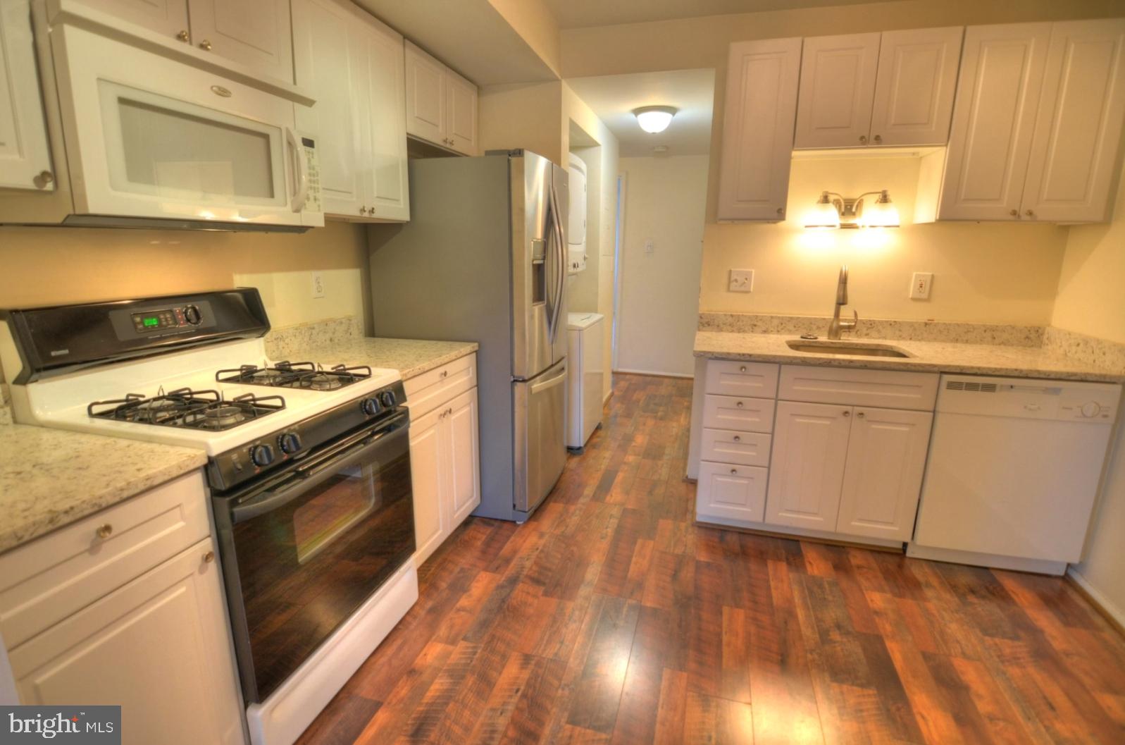 2072 Royal Fern Court, Unit 1B Reston, VA 20191 - Photo 16 of 37 Open space kitchen