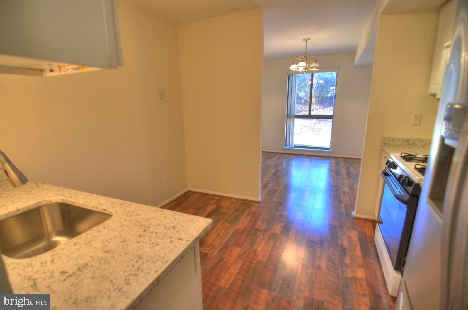 2072 Royal Fern Court, Unit 1B Reston, VA 20191 - Photo 17 of 37 Kitchen