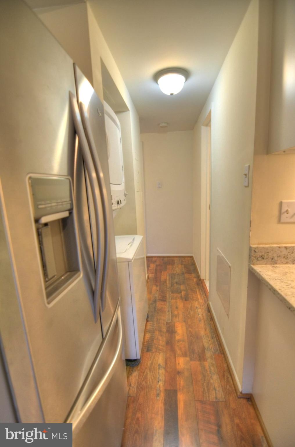 2072 Royal Fern Court, Unit 1B Reston, VA 20191 - Photo 18 of 37 Hallway to bedrooms