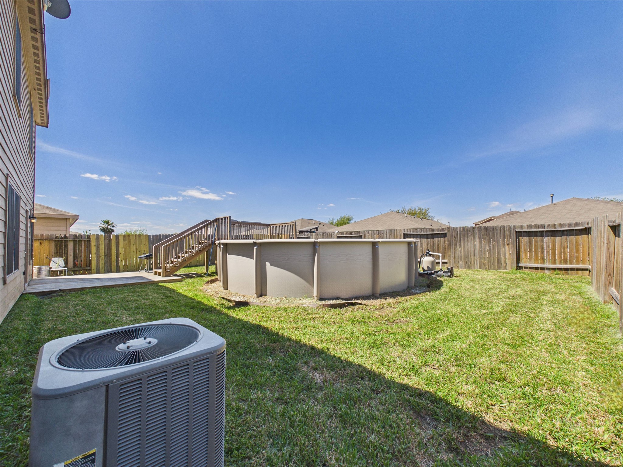 911 Marigold Road Baytown, TX 77521 - Photo 31 of 32 Perfect for relaxation and entertaining.