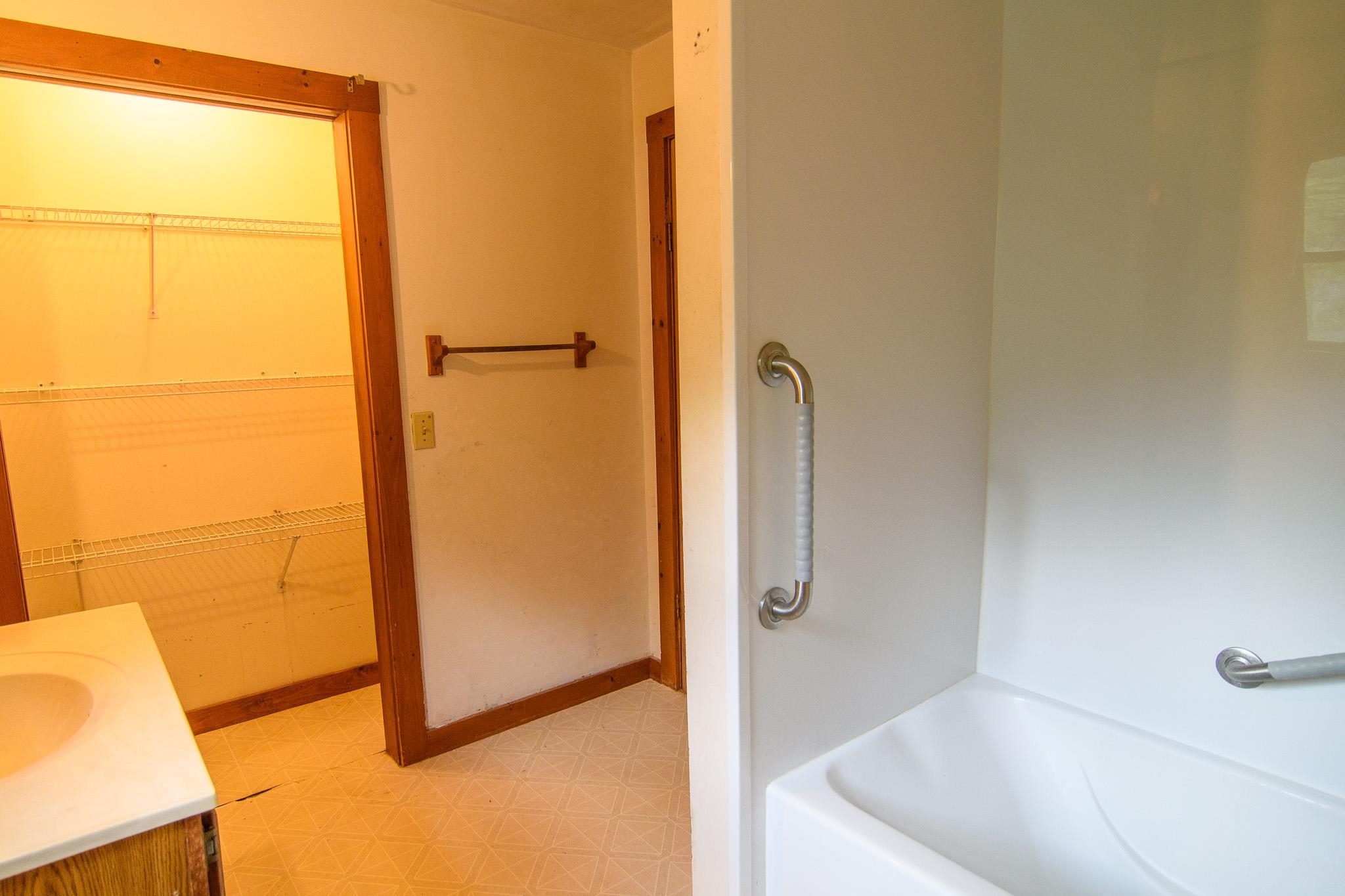 108 South Windmill Hill Putney, VT 05346 - Photo 25 of 33