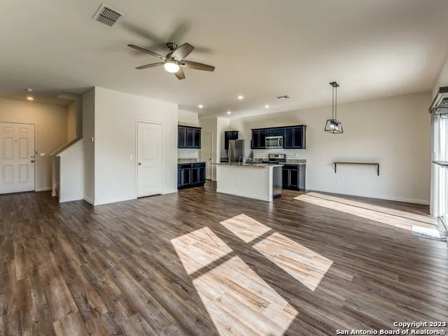 $2,100 | 5136 Morning Graze, St. Hedwig, TX 78152