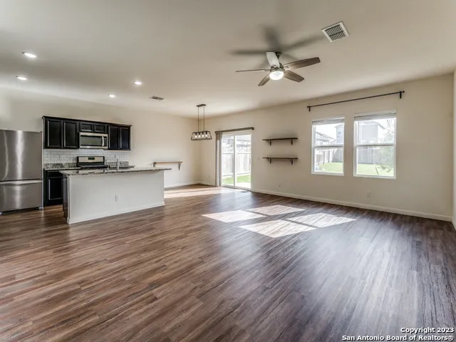 $2,100 | 5136 Morning Graze, St. Hedwig, TX 78152