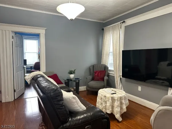$2,600 | 70 Arthur Street, Unit 2, Clifton, NJ 07011