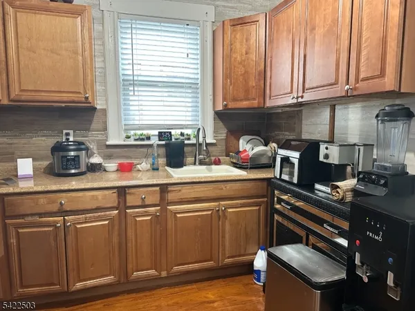 $2,600 | 70 Arthur Street, Unit 2, Clifton, NJ 07011