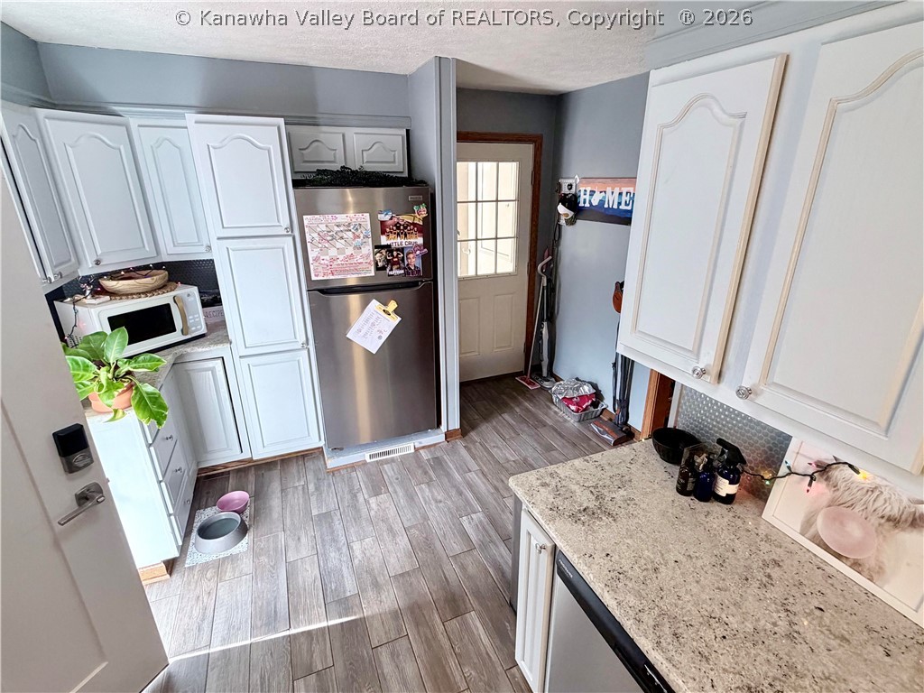 5961 Little Sandy Road Elkview, WV 25071 - Photo 10 of 21 Gallery Image 10