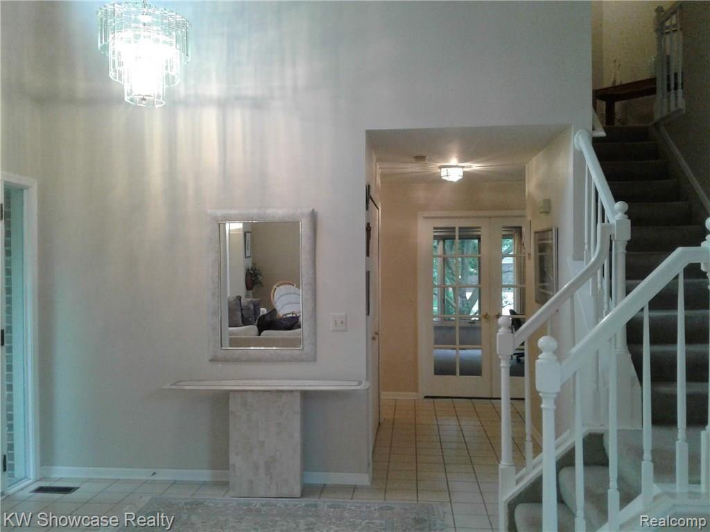 29523 English Way Novi, MI 48377 - Photo 4 of 22