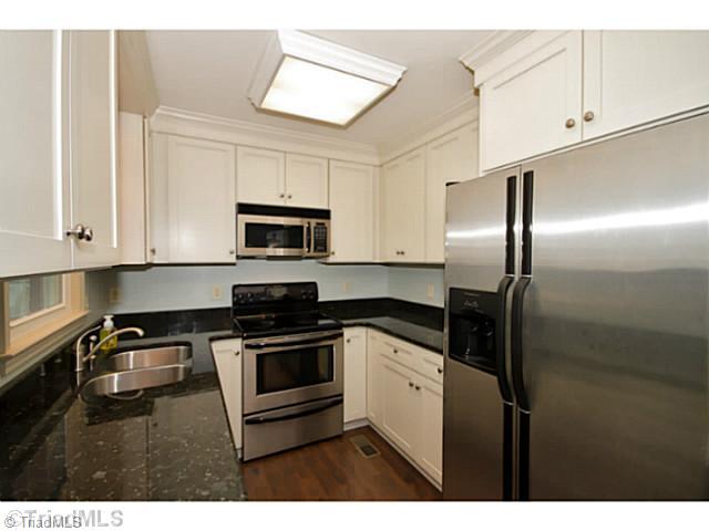 635 Rolling Road Haw River, NC 27258 - Photo 5 of 15 Kitchen.