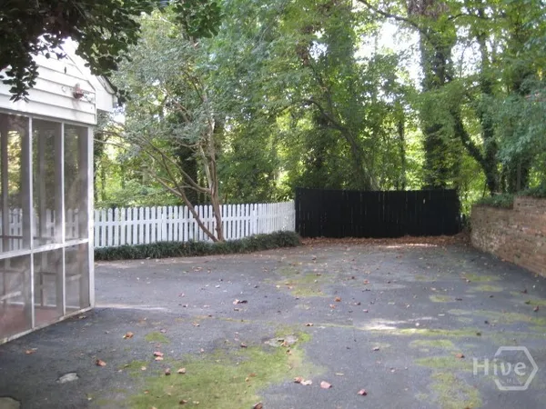 $2,975 | 640 Glenwood Drive, Athens, GA 30606