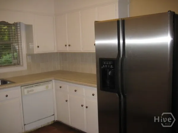 $2,975 | 640 Glenwood Drive, Athens, GA 30606