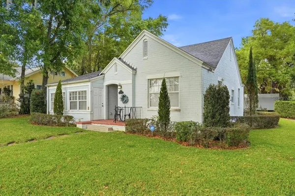 $260,000 | 337 East Sessoms Avenue, Lake Wales, FL 33853