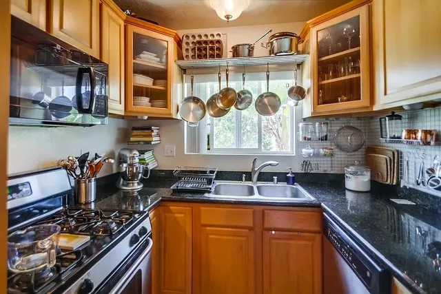 $1,700 | 4747 Hamilton Street, San Diego, CA 92116