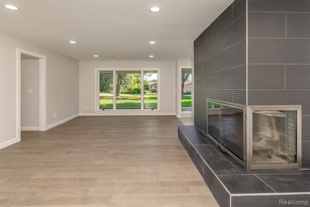 2800 Acorn Road Bloomfield Hills, MI 48302 - Photo 9 of 25 Gallery Image 9