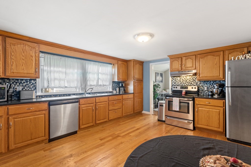 4 Golden Hills Road Saugus, MA 01906 - Photo 9 of 30 Gallery Image 9