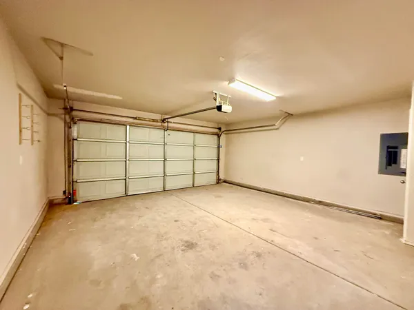 $1,999 | 909 Manchester Court, Wolfforth, TX 79382