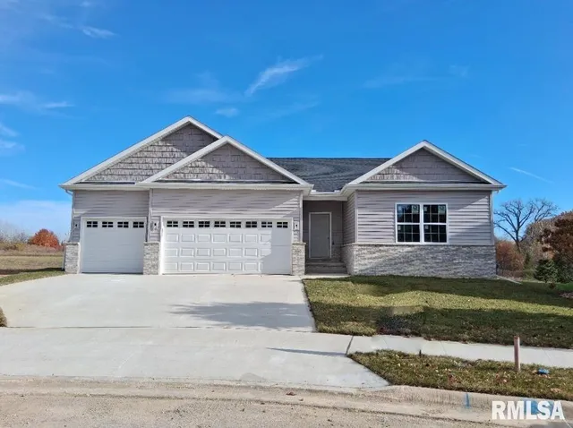 $449,900 | 8802 North Westpoint Court, Edwards, IL 61528