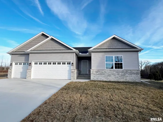 $449,900 | 8802 North Westpoint Court, Edwards, IL 61528