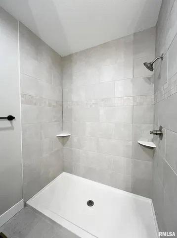 $449,900 | 8802 North Westpoint Court, Edwards, IL 61528