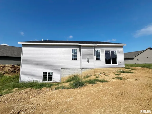 $449,900 | 8802 North Westpoint Court, Edwards, IL 61528