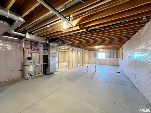 $449,900 | 8802 North Westpoint Court, Edwards, IL 61528