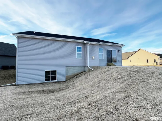 $449,900 | 8802 North Westpoint Court, Edwards, IL 61528