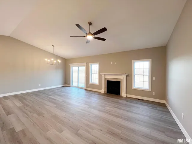 $449,900 | 8802 North Westpoint Court, Edwards, IL 61528