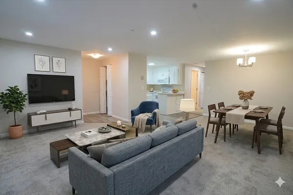 $2,400 | 71 Presidential Drive, Unit 1, Quincy, MA 02169