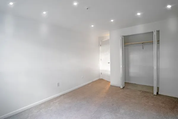 $2,400 | 71 Presidential Drive, Unit 1, Quincy, MA 02169