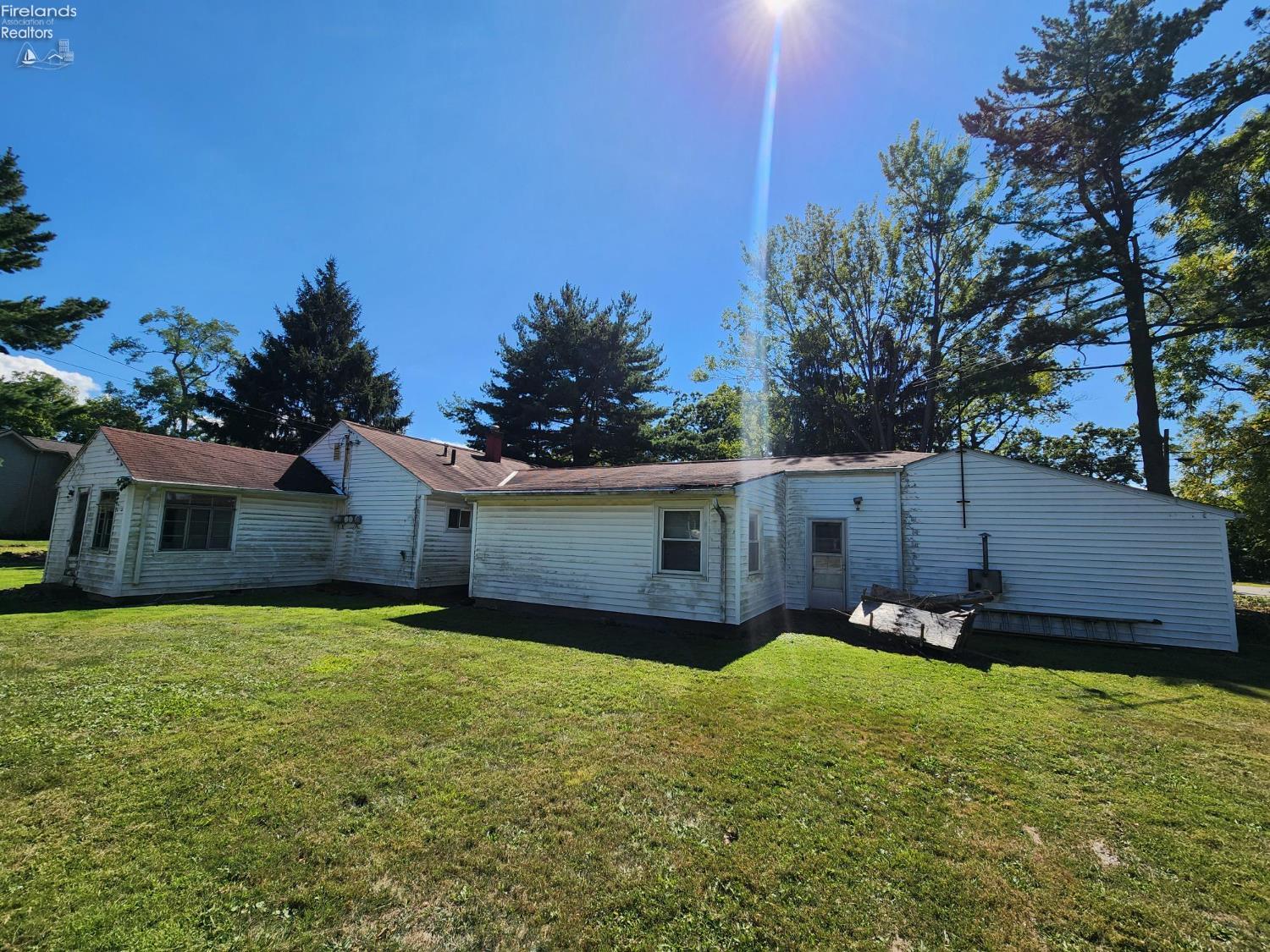969 Vermilion Road Vermilion, OH 44089 - Photo 3 of 7 Gallery Image 3