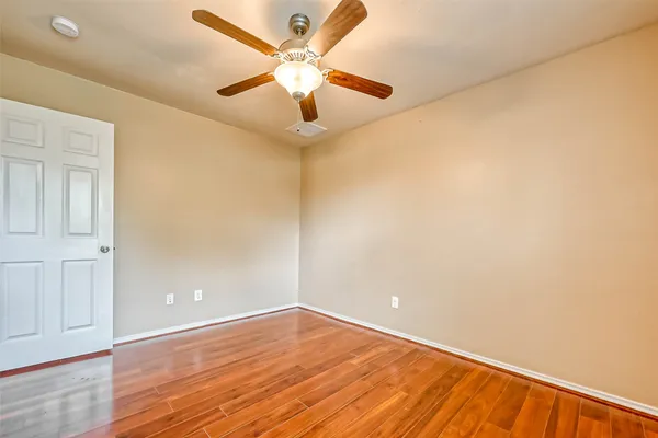$2,200 | 6725 Strawberry Brook Lane, Dickinson, TX 77539