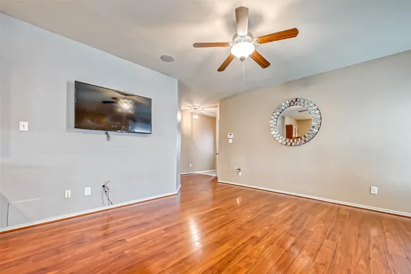 $2,200 | 6725 Strawberry Brook Lane, Dickinson, TX 77539