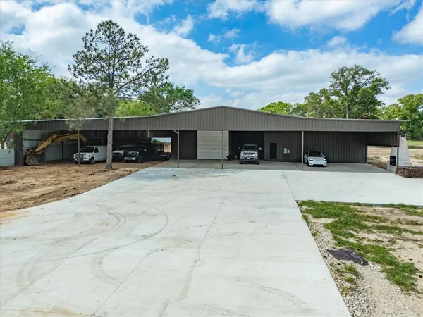 a view of a house with outdoor space