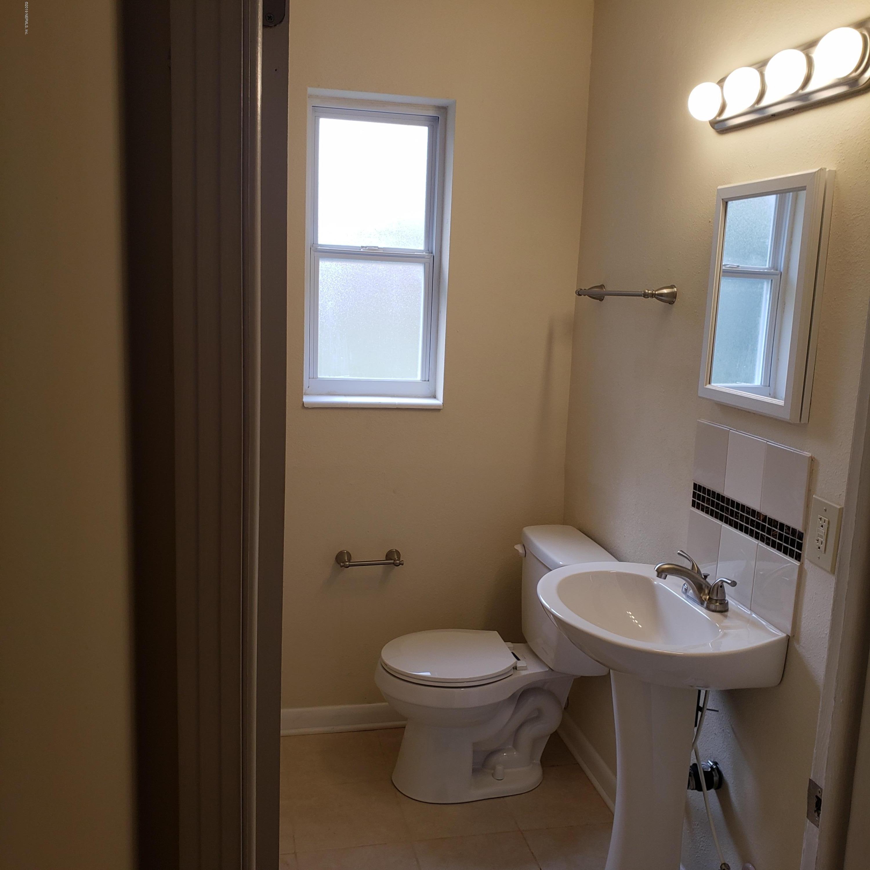 9118 Greenleaf Road Jacksonville, FL 32208 - Photo 19 of 26 20190126_150313