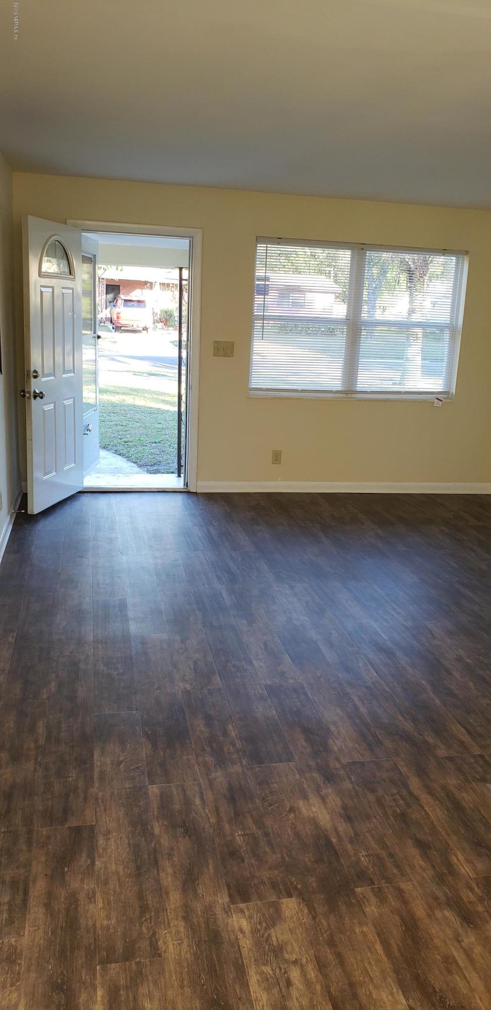 9118 Greenleaf Road Jacksonville, FL 32208 - Photo 6 of 26 20190106_154342