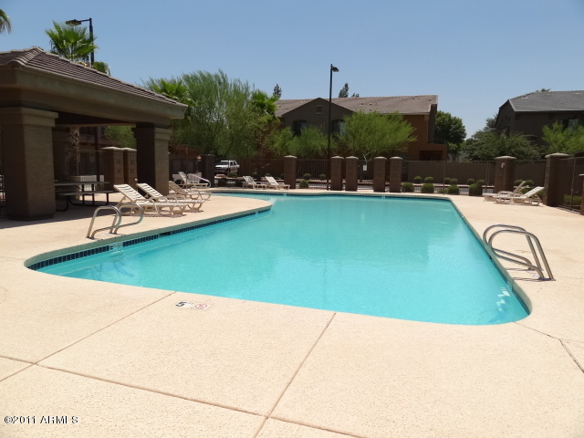 2727 North Price Road, Unit 86 Chandler, AZ 85224 - Photo 11 of 27 023-253349_COMMUNITY_POOL_AREA