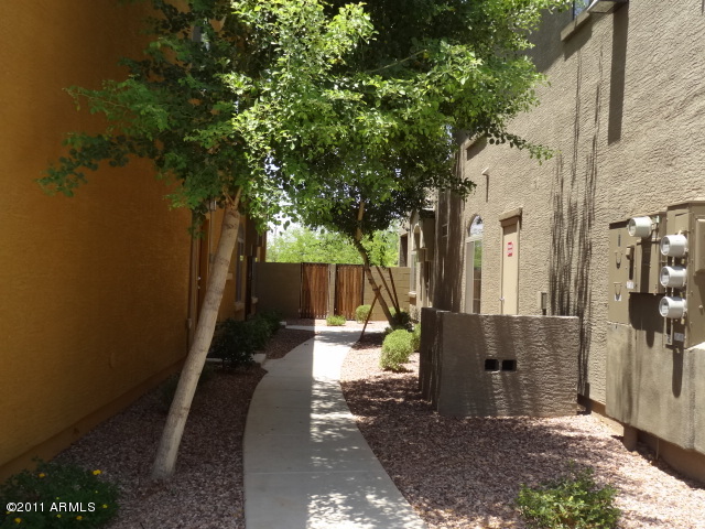 2727 North Price Road, Unit 86 Chandler, AZ 85224 - Photo 12 of 27 023-253349_FRONT_OF_UNIT