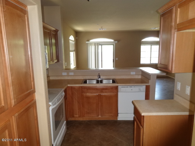 2727 North Price Road, Unit 86 Chandler, AZ 85224 - Photo 19 of 27 023-253349_KITCHEN_ALTERNATE